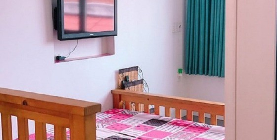 Bán nhà đường Đồng Đen có 3 lầu - hẻm 5m - 54m2 - giá 5 tỷ.