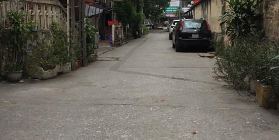 Nhà Hồ Phương Liệt ngõ 194 Giải Phóng, ô góc 3 thoáng, ô tô đỗ cửa