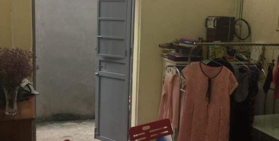 Gia đình tôi chuyển đi xa nên muốn bán căn nhà C4 đẹp ở TDP VĂN TRÌ, MINH KHAI