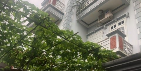 Bán nhà phú diễn , 79m2 , nhà đẹp xây theo kiểu biệt thự chắc chắn