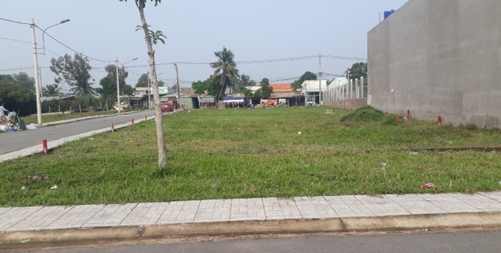 Đất MT đường Dương Đình Cúc, DT 80m2, giá 2,6 tỷ, SHR, cách QL 1A 200m.