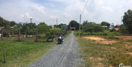 Bán đất xã Phú Đông, cách đường Hùng Vương 100m, mặt tiền đường lớn