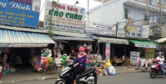 Cần tiền kinh doanh bán gấp lô đất 300m2 mặt tiền đường 16m, dân cư đông