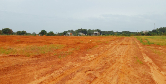 Bán 1 mẫu 4 giáp suối, 5 sổ, 300 thổ, 3 đường NN