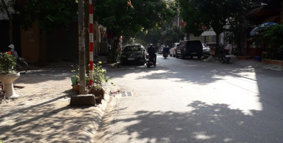 Cho thuê tầng 1 kinh doanh hoặc làm VP, 50m2, Mộ Lao, Hà Đông,7 triệu.