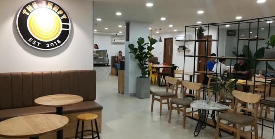 Cho thuê nhà mặt phố Lê Đại Hành: 130m2, mặt tiền 8m.