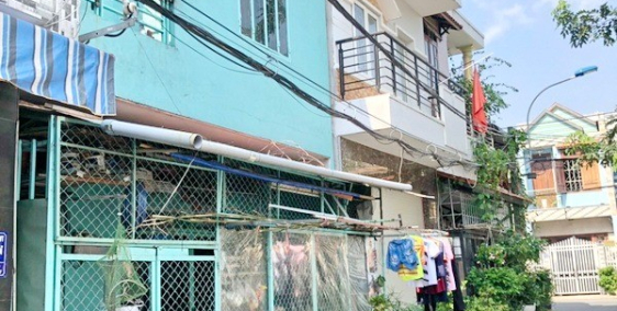 Bán nhà 1 lầu tiện xây mới Đường số 8 quận 7.