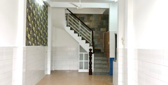 Cho thuê nhà 2 lầu sân thượng mặt tiền đường Tôn Thất Thuyết quận 4.