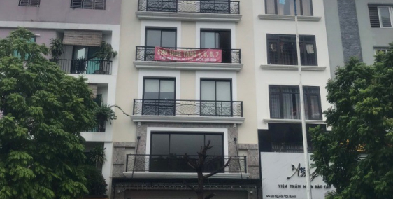 Cho thuê MBKD, VP tòa nhà mặt phố Nguyễn Văn Huyên 45-130m2. Giá chỉ 11.5tr/th