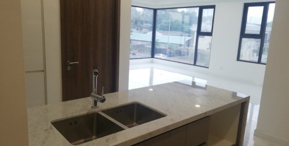 Bán CH Kingdom 101 1PN 1 WC block giữa giá tốt