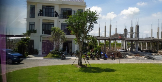 biệt thự độc nhất Tây băc  Sài Gòn nằm ngay trong sân golf view cực đẹp