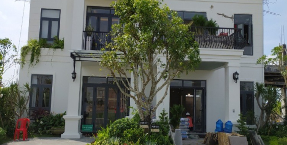 nhà phố hoàn thiện ngay cạnh thành phố