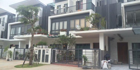 Bán liền kề góc Gamuda. Diện tích 160m2, xây dựng rộng. Trả chậm 1 năm nữa.