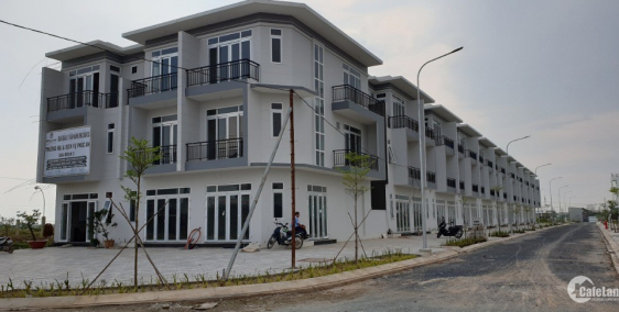 Tôi cần bán gấp mấy căn nhà phố nằm trong khu đô thị Phúc An City