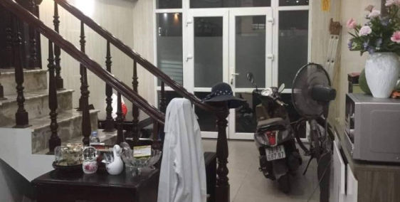 Chính chủ cần bán nhà ngõ 612 Đê La Thành , ngõ thông, 2 mặt ngõ, KD, 3tỷ7