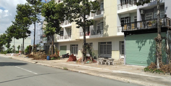 Cần Bán Căn Nhà Lầu Sổ Sẵn đường Lớn (rộng 62 m với 10 làn xe) giá tổng 2 tỷ 8