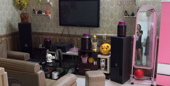 BAN NHA RIENG TRONG NGO VAN KIEP, THUONG LY, HONG BANG