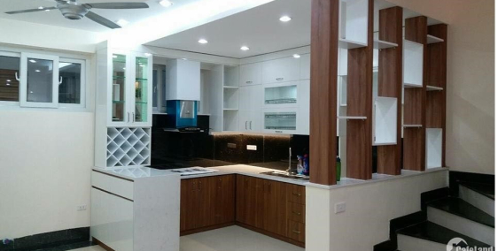 Mặt phố Ngọc Lâm – Phố ẩm thực 46m2 Mt5m 5 tầng 4.1 tỷ KD đỉnh cao.