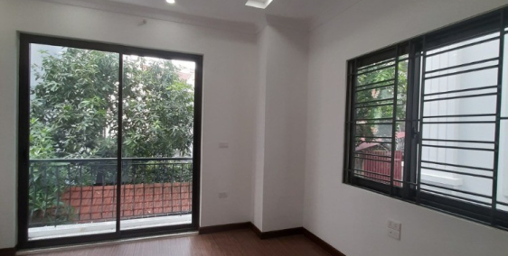 Bán nhà mới xây đẹp 4.5 tầng, hoàn thiện nội thất cao cấp, diện tích 32m2, tổ 12