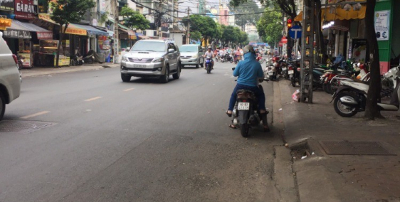 Bán nhà MT 119 Lãnh Binh Thăng,P12,Q11 1 Trệt 3 Lầu