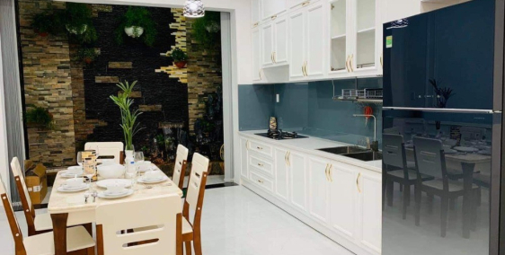 chính chủ cần sang nhượng lại nhà ,đường 10m