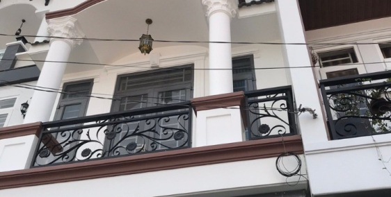 Bán nhà cực đẹp, hẻm xe hơi, 1 trệt 2 lầu sổ hồng riêng