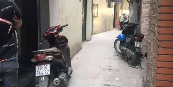 Bán nhà ngõ 147 Triều Khúc giá 2.8 tỷ, 35mx4T, ngõ gần, ở luôn.