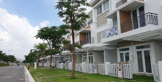 Bán 300 Căn Nhà Phố Xây Sẵn 1 Trệt 2 Lầu Giai Đoạn 2 KĐT VivaPark, Căn Góc