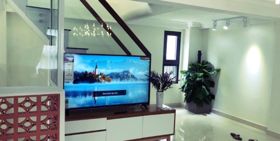 Nhà mới toanh xây sẵn 1 trệt 2 lầu đẹp sang chảnh thiết kết châu âu