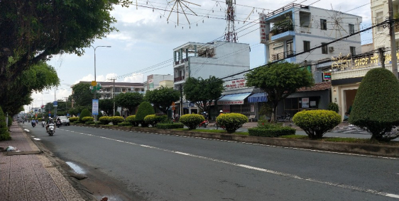 Bán nhà phố mặt tiền Phạm Thái Bường tại Phường 4, trung tâm thành phố Vĩnh Long