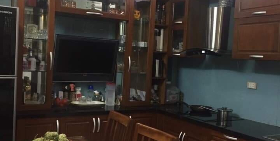 Nhà đẹp ở luôn Đê La Thành – 37m2, 5T, cách phố 70m, Giá 2,6 tỷ