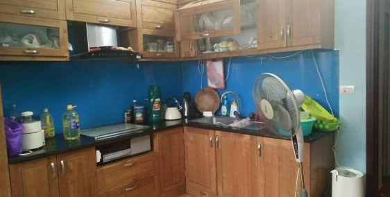 Cần bán nhà gấp ngõ Tôn Thất Tùng, DT36m2 x 3 tầng, Giá 2,45 tỷ.