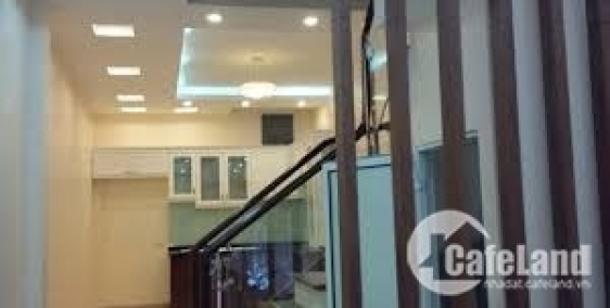 Bán nhà ngõ 135 Phương Mai giá 5 tỷ, 42mx4T, ở được luôn