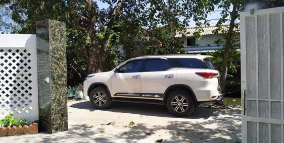 Nhà đẹp mới xây view kênh mát mẻ, cách chợ Mai và cầu chợ Dinh chỉ 150m