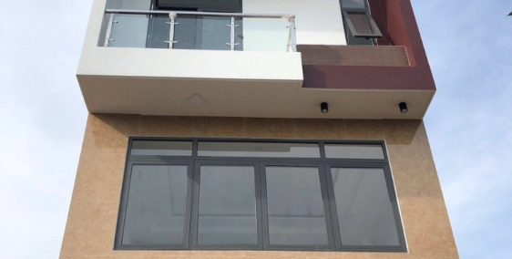 Chính chủ bán gấp nhà ngay cầu An Lộc, dt:5x12m, giá 4 tỷ, 1 lửng 3 lầu