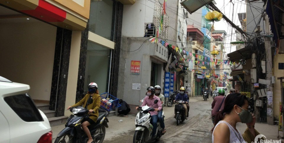 Lô góc kinh doanh tốt, dân cư đông đúc, ô tô tránh, nhà 4 tầng đẹp Yên Xá- Sát V