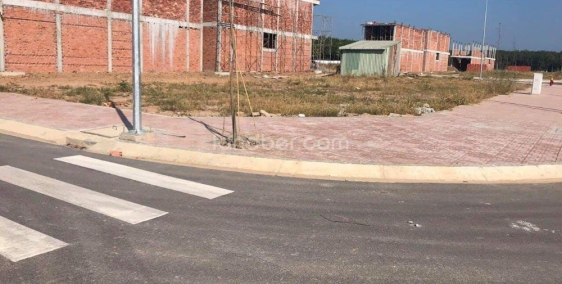 Đất nền nằm liền kề Làng Đại Học, trung tâm thị xã Bến Cát.