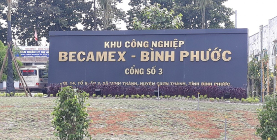 Đường T18 ngay cổng KCN Becamex