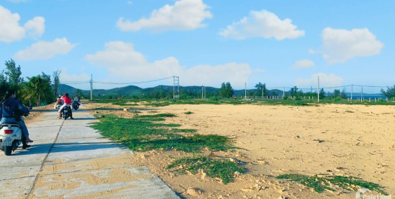 Siêu phẩm cuối năm 2019 . Đất nền biển Phú Yên .3 mặt view biển.Giá chỉ 7,5tr/m2