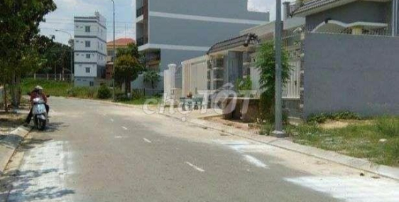 Tôi cần bán gấp lô đất đường Nơ Trang Long giá 3,4 tỷ diện tích 80m2 có sổ