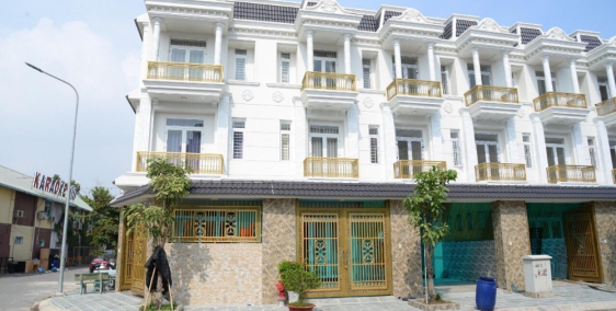 Mở bán nhà phố 1 trệt 2 lầu, Khu phố Tây A, Mặt tiền Võ Thị Sáu, Dĩ AN