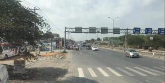 Bán đất ngay Sân Bay, Vincom, Pháp lý 1/500,bao sang tên, thổ cư, giá 900tr/nền