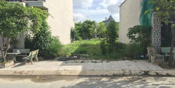 Cần bán 80m2 đất thổ cư mặt tiền Phan Văn Hớn, Quận 12