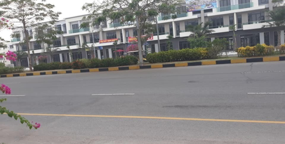 GẤP...GẤP...bán gấp căn nhà lấy tiền cho con đi du học