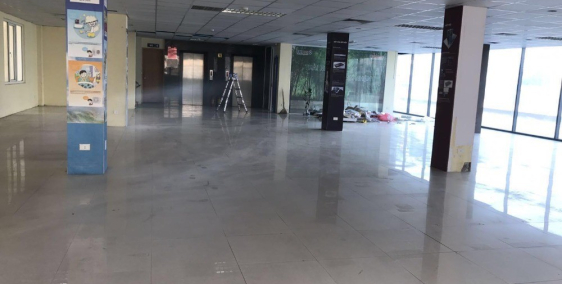 Cho thuê mặt bằng tầng 1 đường Nguyển Xiển diện tích 190m, mặt tiền 20m