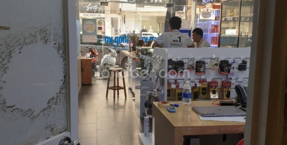 Cho thuê nhà mặt tiền 413 Võ Văn Tần, Quận 3 (2 chiều).