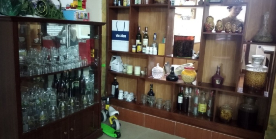 Cho thuê nhà lạc long quân nhà mới giá 11tr cao 3 tầng ngõ oto tránh nhau