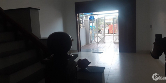 Cho thuê nhà 2 tầng 100m2 mặt tiền Diệp Minh Châu,Hòa Xuân giá 10 triệu