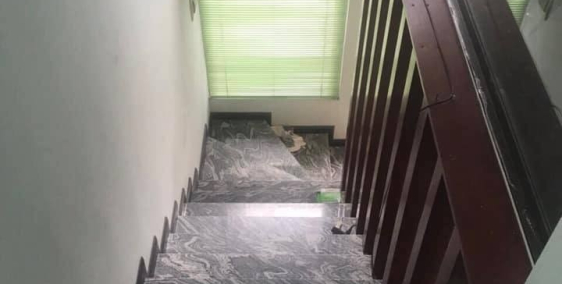 căn nhà riêngcho thuê full đồ Ngọc Trì 170m2