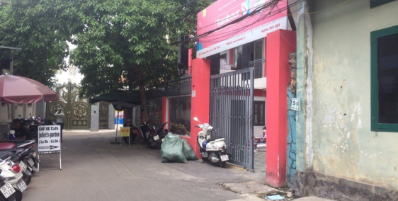 < mặt bằng văn phòng trệt giá tốt > 250 m2 = 55 tr /th all in ngay kế quận 1